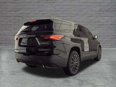 Used 2023 Chevrolet Traverse RS AWD/4WD image 2
