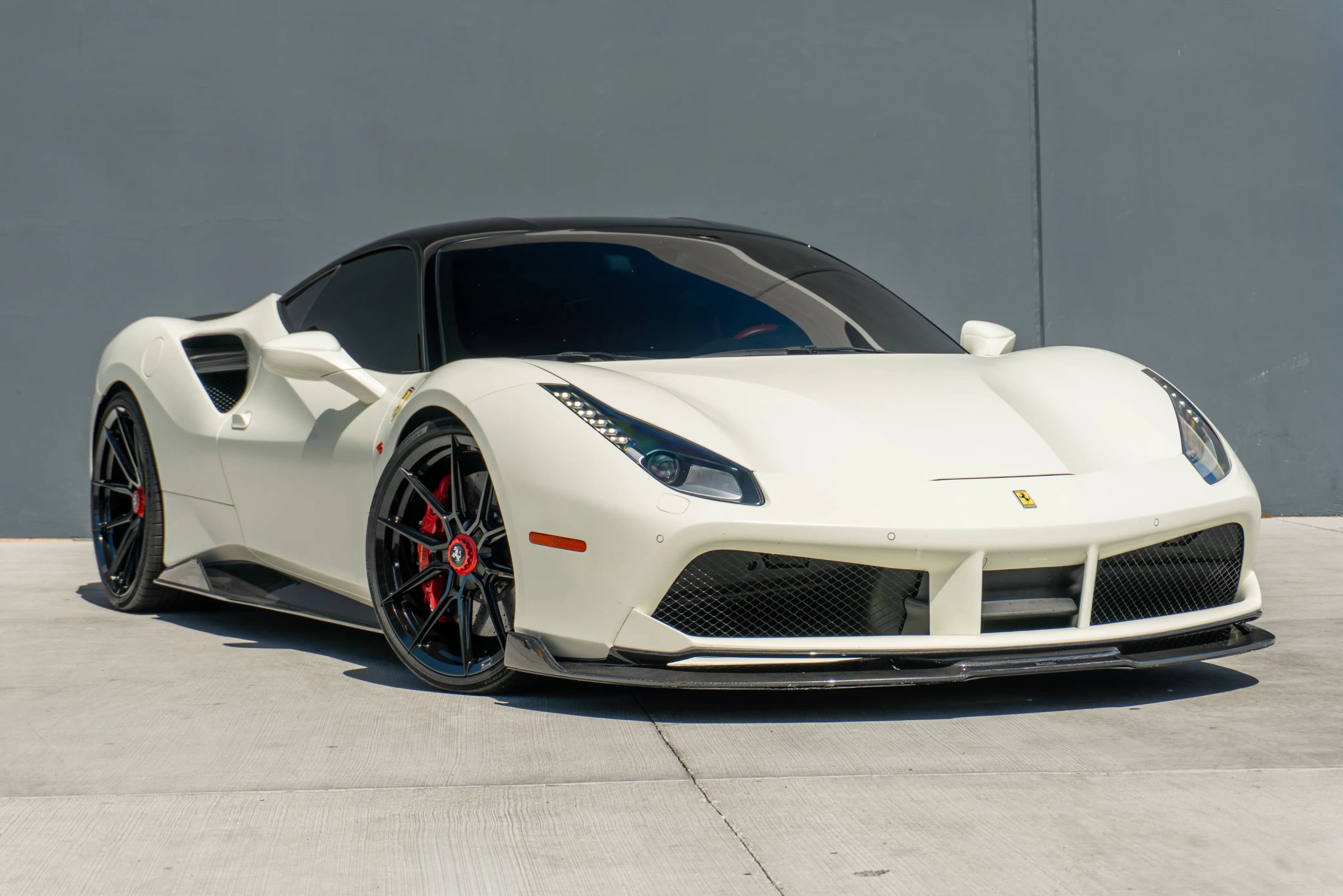 Used 2018 Ferrari 488 GTB RWD image 5