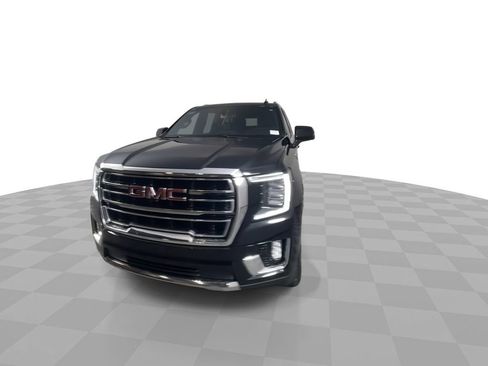 Used 2022 GMC Yukon XL SLT w/ SLT Premium Package image 3