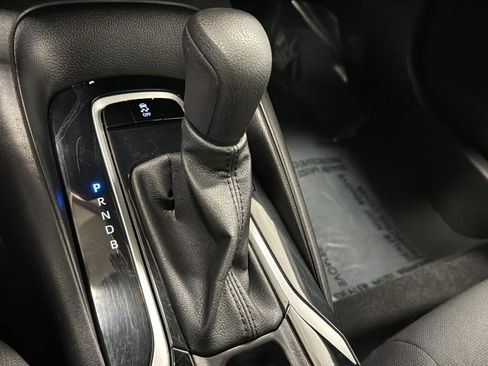 Used 2022 Toyota Corolla LE image 18