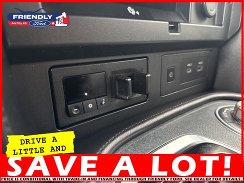 Used 2024 Nissan Armada SV image 32