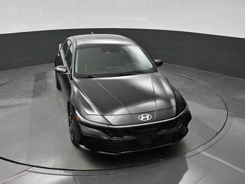 Used 2025 Hyundai Elantra SEL w/ Cargo Package FWD image 23