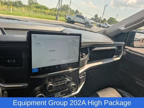 Used 2023 Ford Expedition XLT AWD/4WD image 18