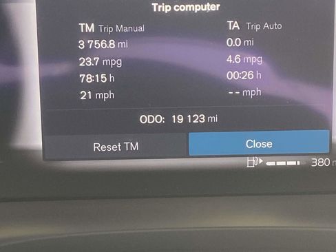 Certified 2023 Volvo XC60 B5 Ultimate w/ Climate Package image 27