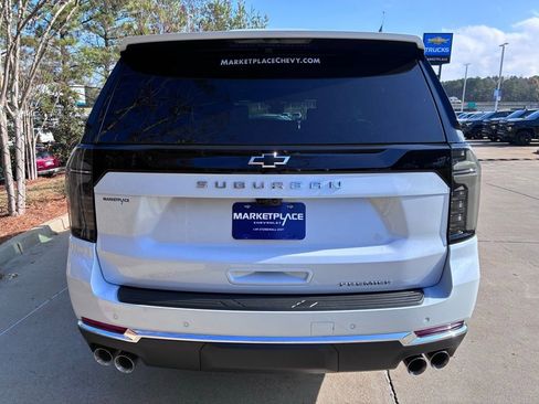 New 2026 Chevrolet Suburban Premier image 9
