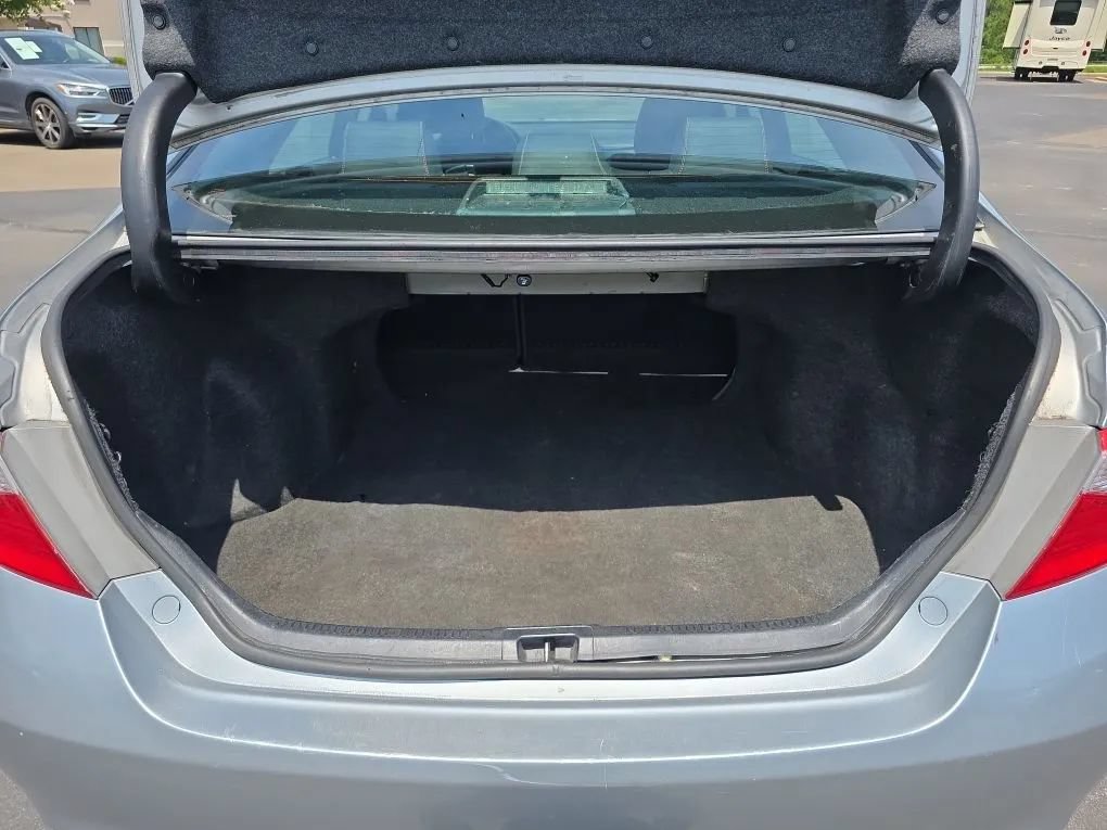 Used 2015 Toyota Camry XSE FWD image 46
