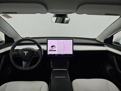 Used 2021 Tesla Model 3 Standard Range Plus image 30