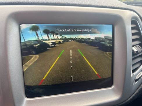 Used 2021 Jeep Compass Latitude w/ Sun and Sound Group FWD image 13