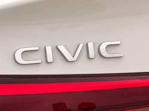 Used 2023 Honda Civic Sport image 8