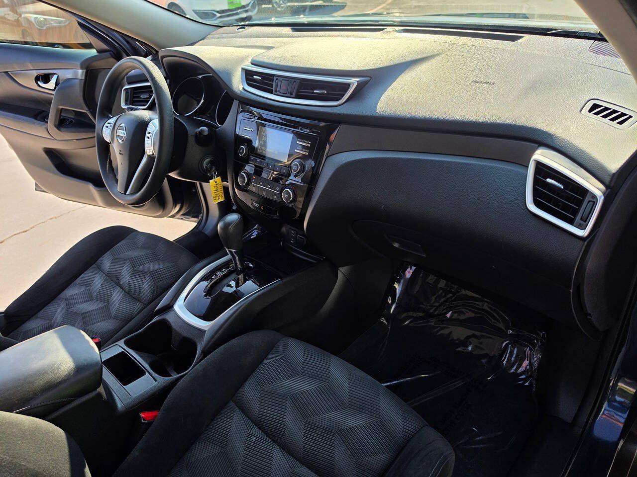 Used 2014 Nissan Rogue S FWD image 24