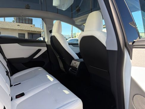 Used 2026 Tesla Model Y Long Range image 35