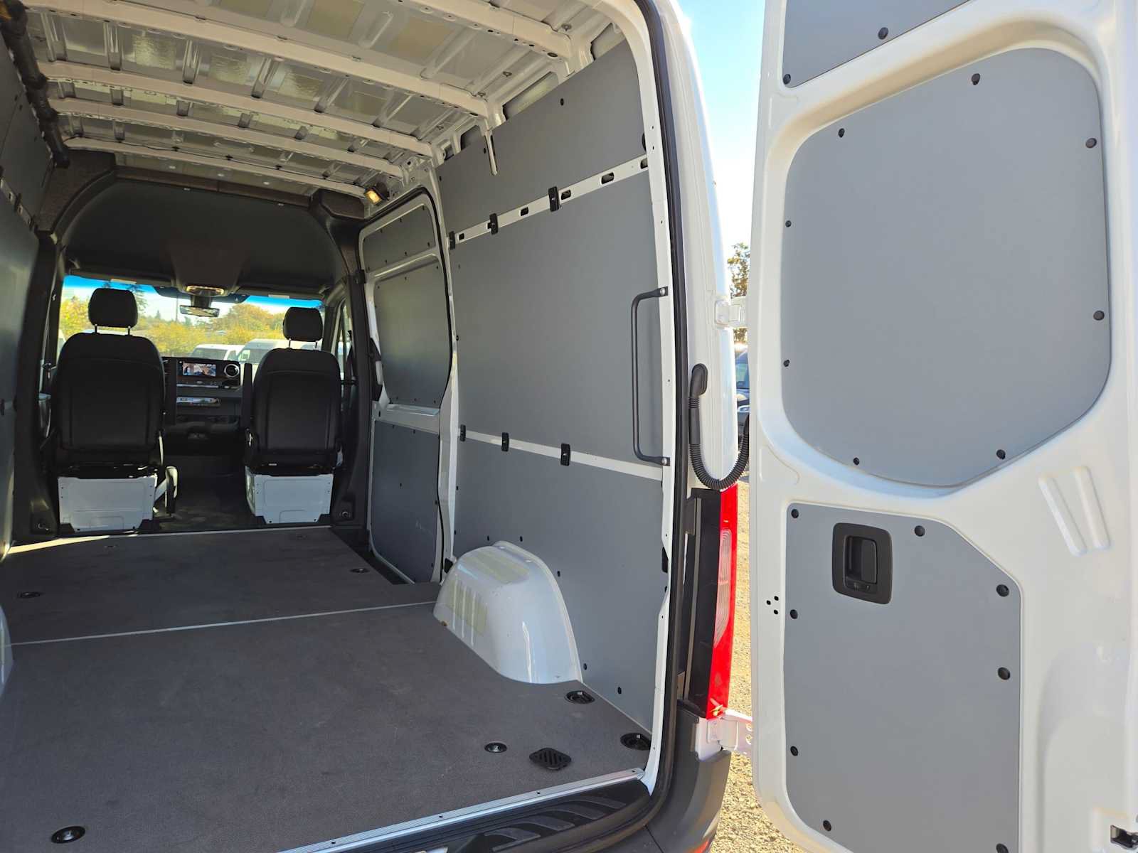 Used 2026 Mercedes-Benz Sprinter 2500 image 19