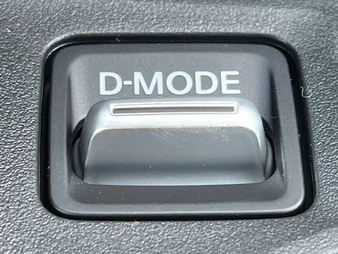 New 2026 Nissan Kicks SR w/ Cold Weather Package AWD/4WD image 31
