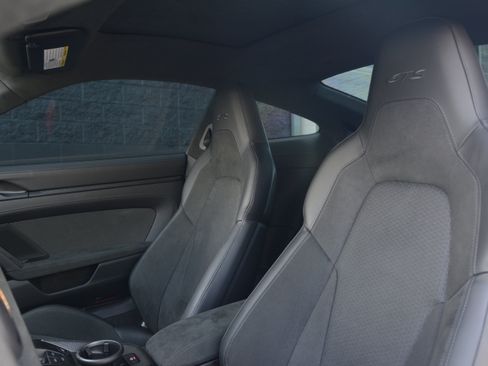 Certified 2025 Porsche 911 Carrera GTS RWD image 5