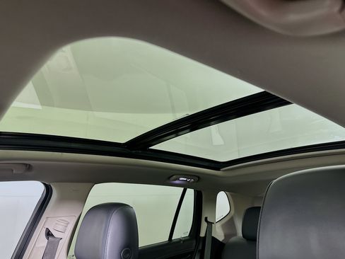 Used 2019 Buick Envision Essence FWD image 26