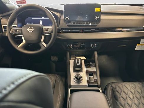 New 2026 Nissan Rogue Platinum AWD/4WD image 11