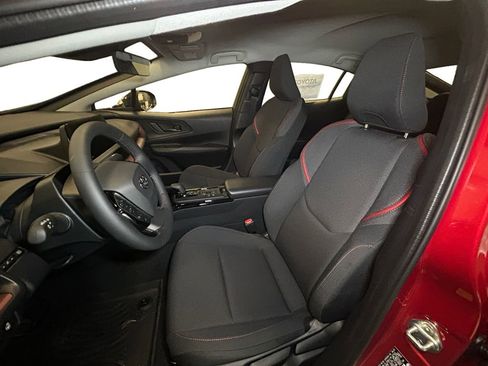 New 2025 Toyota Prius Plug-In Hybrid image 9