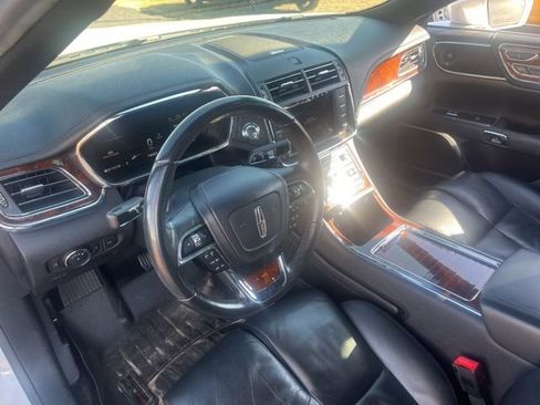 Used 2017 Lincoln Continental Reserve image 13