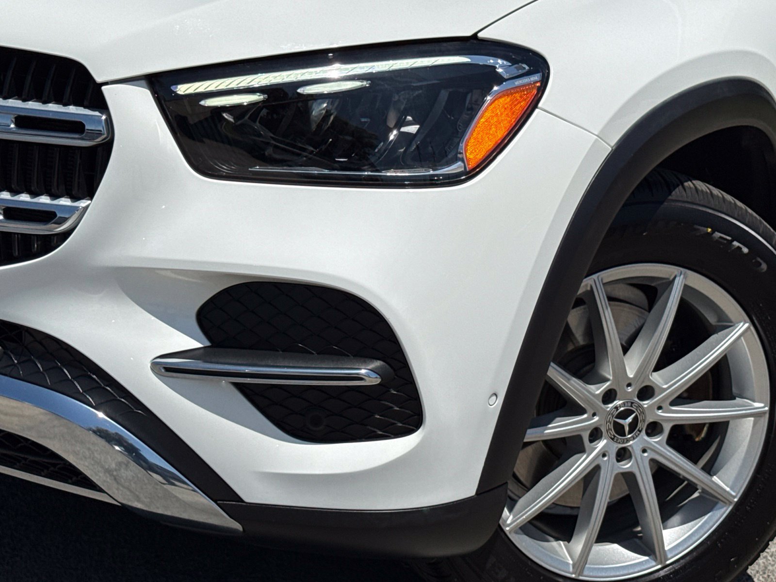 Used 2024 Mercedes-Benz GLE 350 4MATIC image 3