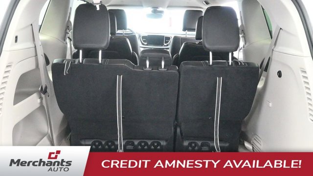 Used 2023 Chrysler Pacifica Touring-L AWD/4WD image 14
