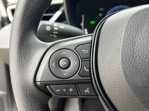 Used 2026 Toyota Corolla LE FWD image 17