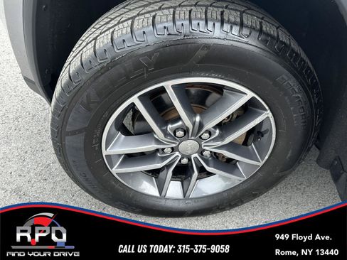 Used 2017 Jeep Grand Cherokee Limited AWD/4WD image 30
