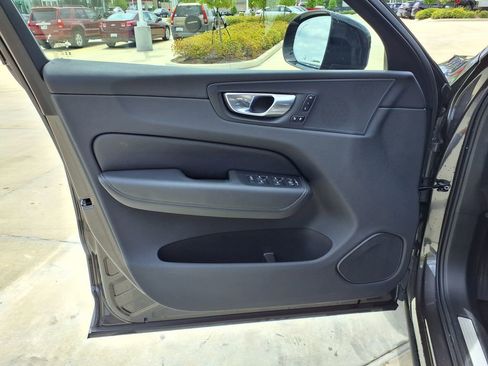 Certified 2025 Volvo XC60 B5 Plus AWD/4WD image 14