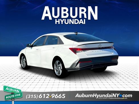 New 2025 Hyundai Elantra Sport FWD image 5