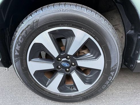 Used 2018 Subaru Forester 2.5i Premium AWD/4WD image 38