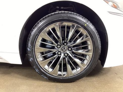 Used 2019 Lexus LS 500 w/ Interior Upgrade Package RWD image 28