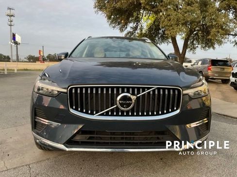 Certified 2023 Volvo XC60 B5 Plus w/ Protection Package Premier image 3
