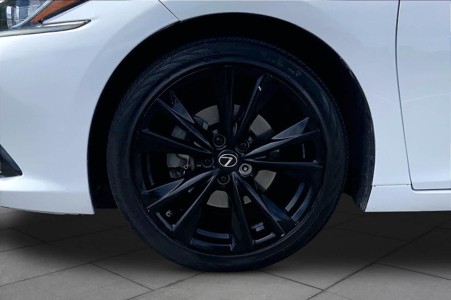 Used 2023 Lexus ES 350 F Sport w/ Accessory Package (Z1) FWD image 20