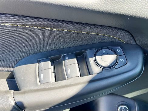 Used 2025 Chevrolet TrailBlazer ACTIV w/ Convenience Package image 17