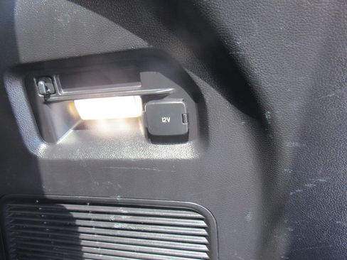 Used 2021 Ford Explorer XLT w/ Equipment Group 202A AWD/4WD image 28