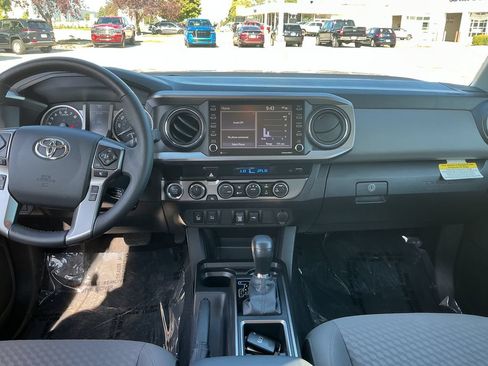 Used 2023 Toyota Tacoma SR5 AWD/4WD image 15
