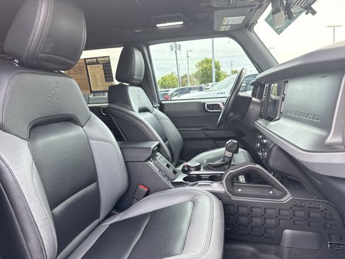 Used 2024 Ford Bronco Big Bend w/ Sasquatch Package AWD/4WD image 33