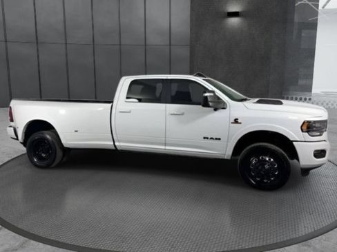 Used 2024 RAM 3500 Limited w/ Night Edition AWD/4WD image 4