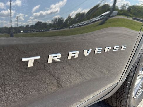 Used 2025 Chevrolet Traverse LT AWD/4WD image 30