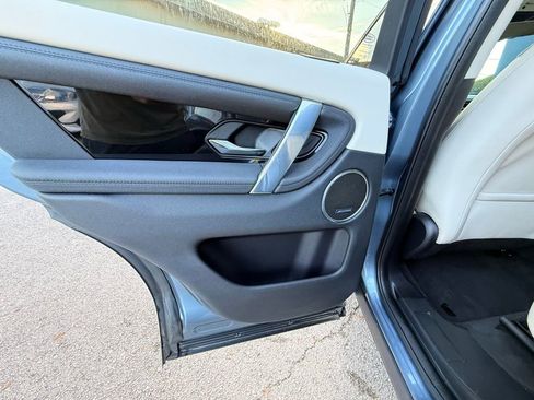 Used 2023 Land Rover Discovery Sport S image 33