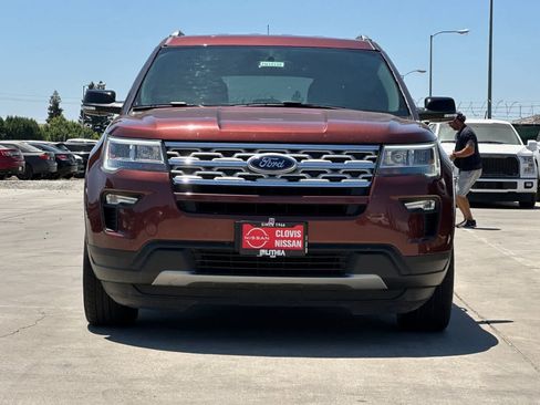 Used 2018 Ford Explorer XLT w/ Equipment Group 201A AWD/4WD image 11