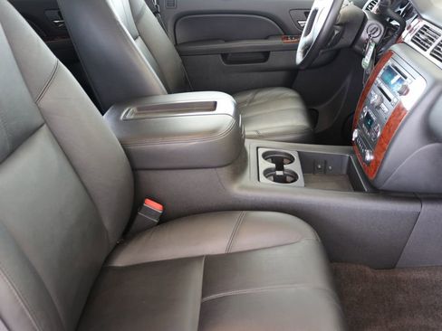 Used 2014 Chevrolet Tahoe LT w/ Luxury Package image 38