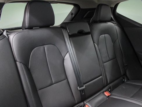 Used 2024 Volvo XC40 B5 Plus AWD/4WD image 28