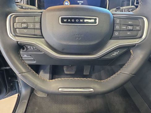Used 2022 Jeep Wagoneer Series II AWD/4WD image 23