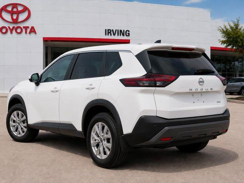 Used 2024 Nissan Rogue S AWD/4WD image 4
