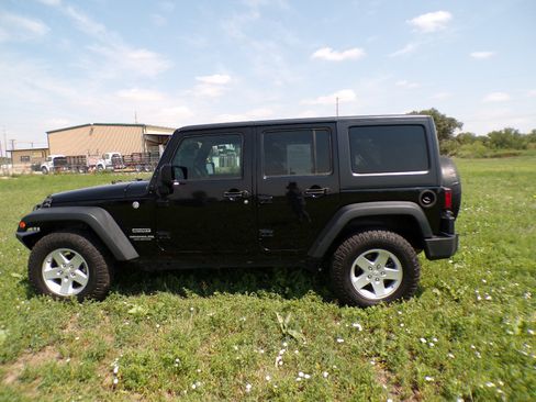 Used 2016 Jeep Wrangler Unlimited Sport w/ Quick Order Package 24S AWD/4WD image 8