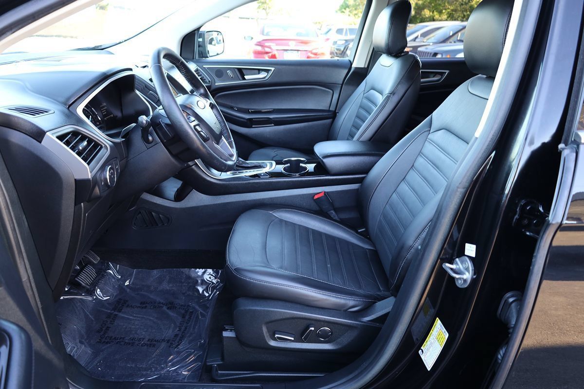 Used 2018 Ford Edge SEL FWD image 11