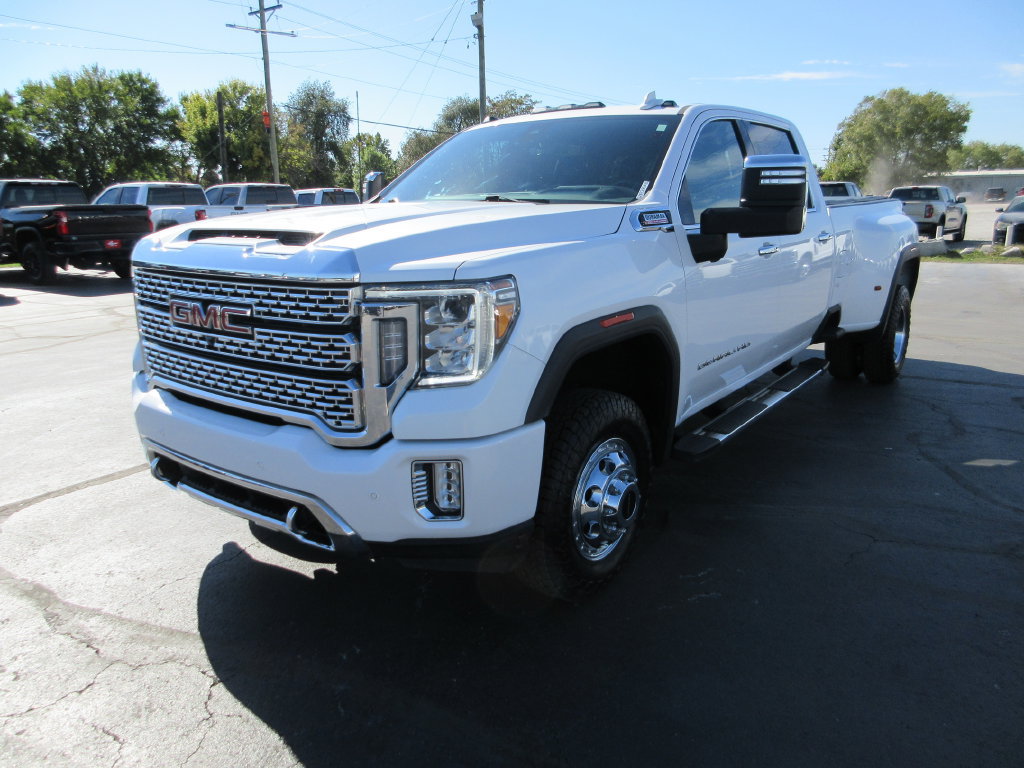 Used 2022 GMC Sierra 3500 Denali w/ Denali Ultimate Package AWD/4WD image 13