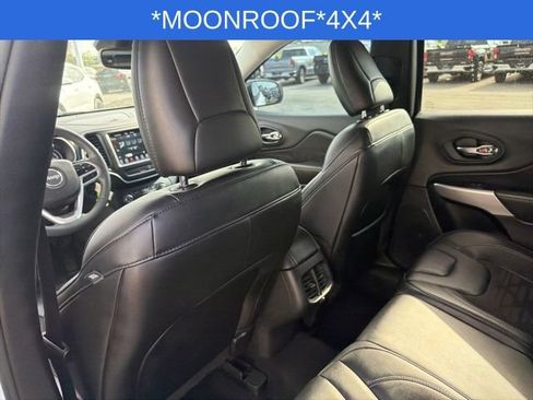 Used 2022 Jeep Cherokee Latitude w/ Sun & Sound Group AWD/4WD image 19