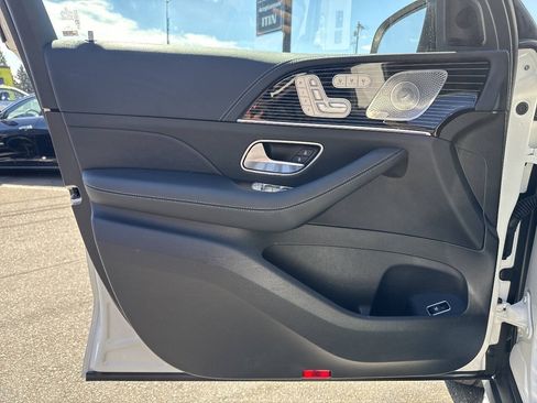 Used 2024 Mercedes-Benz GLS 580 4MATIC w/ Warmth & Comfort Package image 28