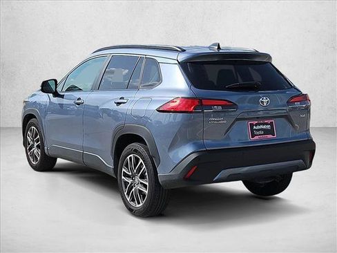 Used 2026 Toyota Corolla Cross XLE FWD image 8